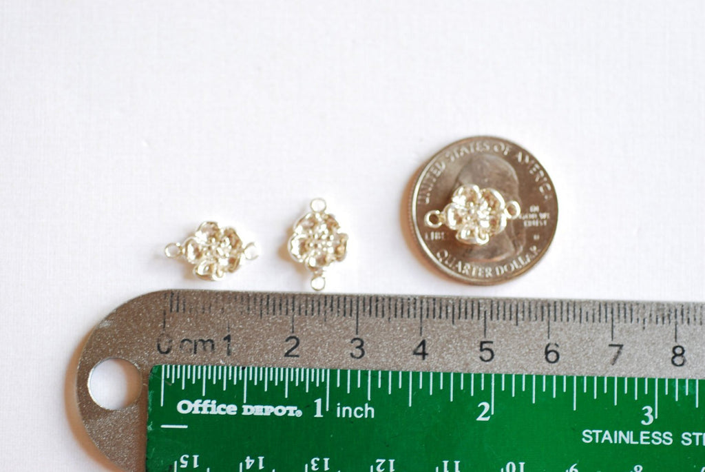 Letter v earrings - 6 mm - gold plated - Coolquarter