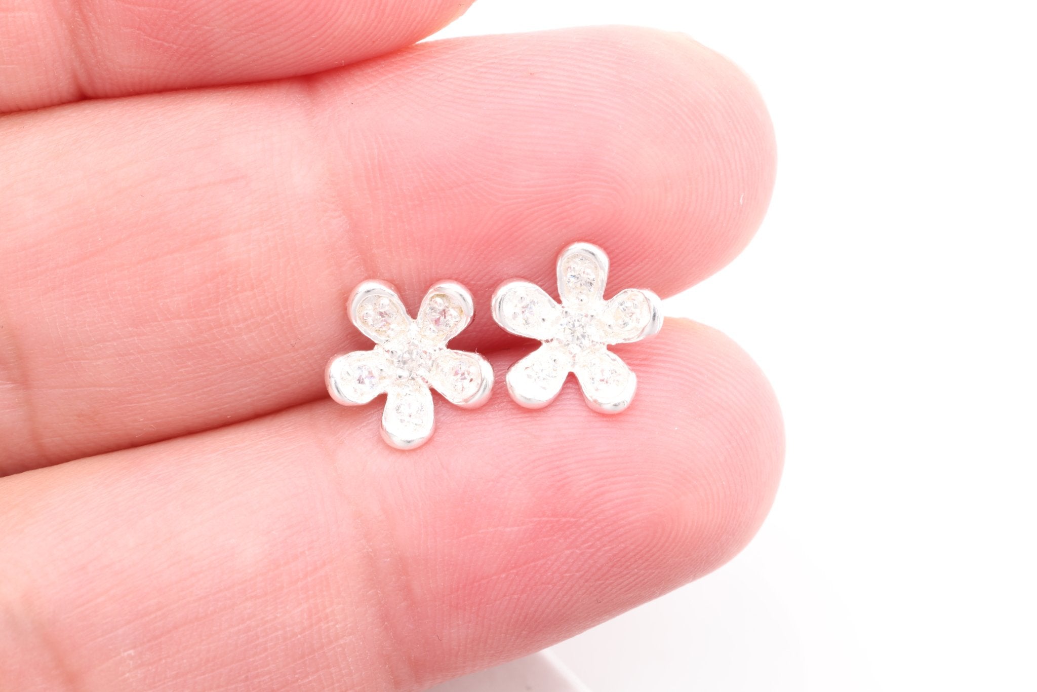 Flower CZ Stud Earrings, 1 pair Sterling Silver, 8mm, Minimalist Delicate, Wholesale Jewelry Earrings