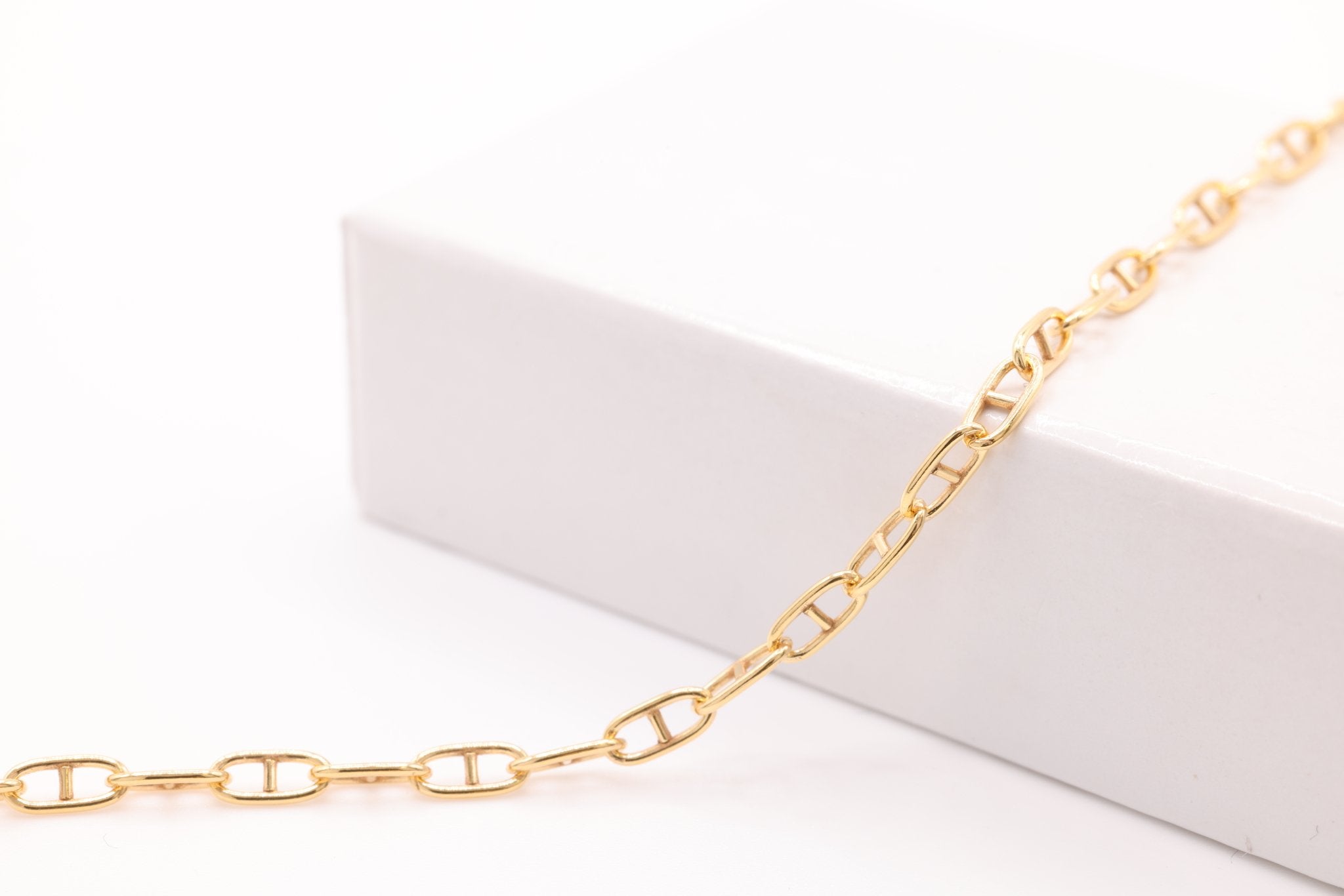 2mm x 4mm Mariner Chain, 14K Gold - Filled, Bulk DIY Spool Pay Per Foot Jewelry Making Chain - HarperCrown