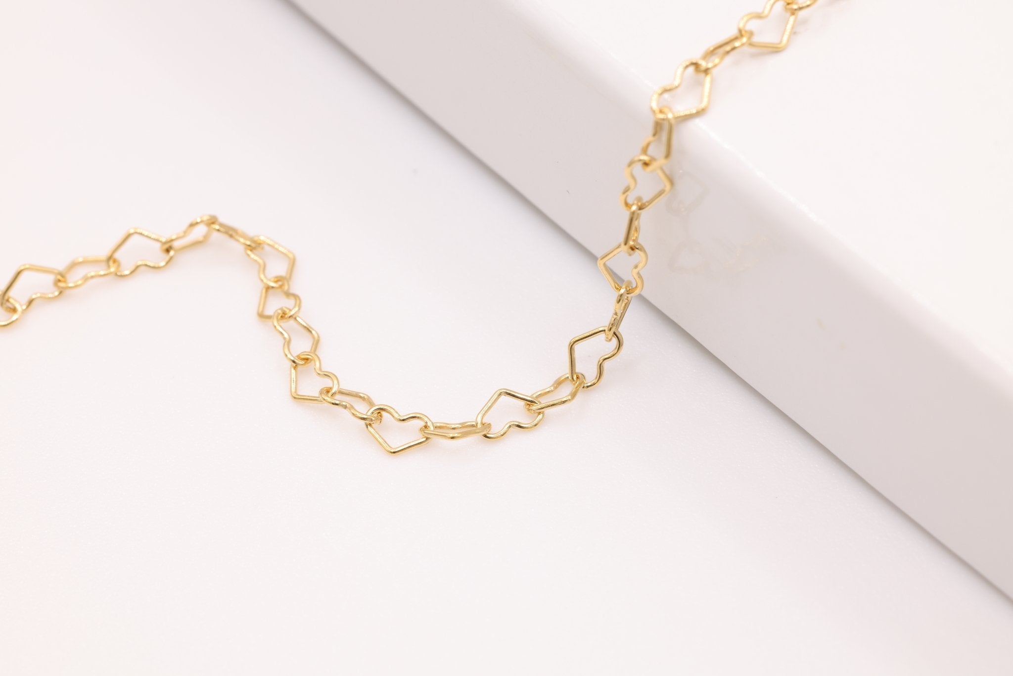 3mm x 2mm Heart Chain, 14K Gold-Filled, Heart Cable Chain Wholesale Jewelry Making - HarperCrown