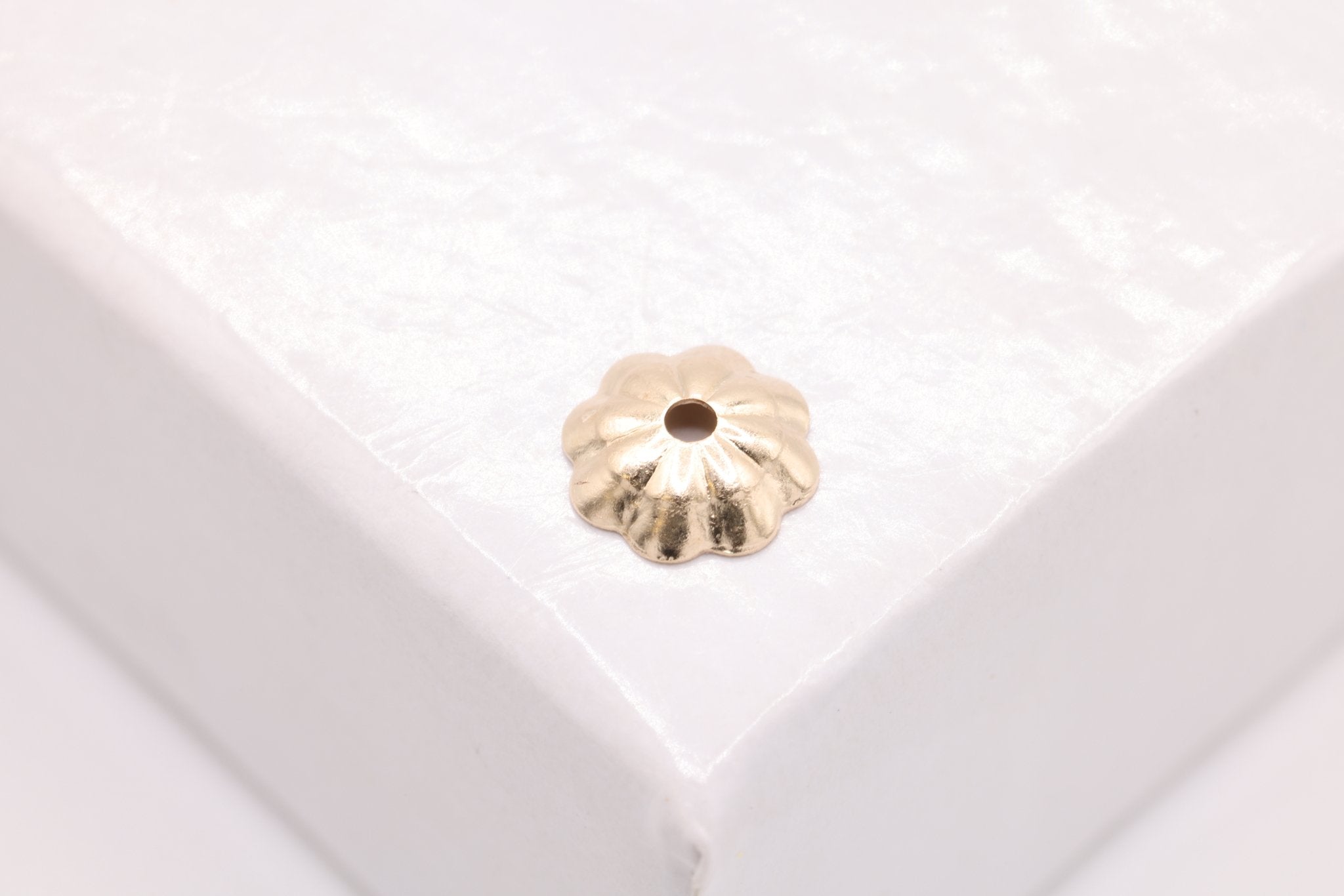 5mm Flower Bead Cap, Gold - Filled, Bulk DIY Wholesale Jewelry Making Charm - HarperCrown