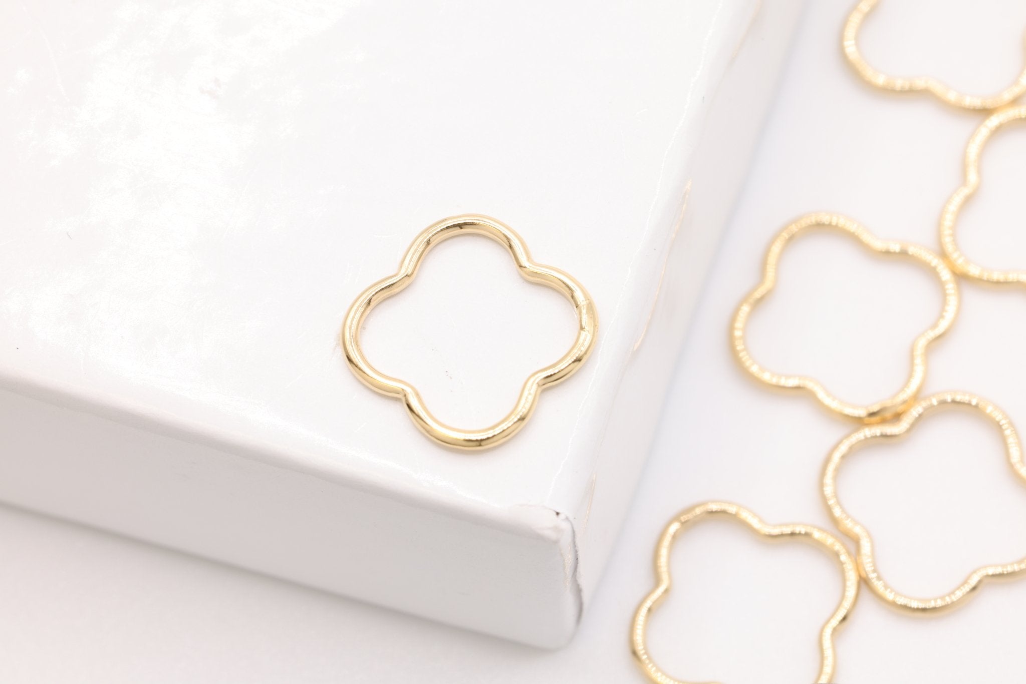 Gold Clover Quatrefoil Jump Ring Charm, 14K Gold - Filled, 8mm x 8mm Permanent Bulk Jewelry Making Charms - HarperCrown