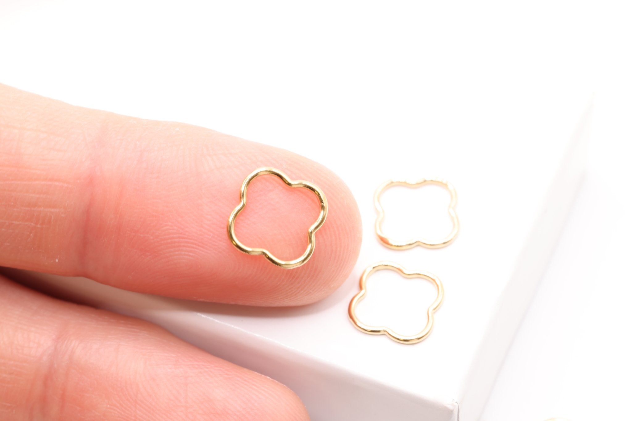 Gold Clover Quatrefoil Jump Ring Charm, 14K Gold - Filled, 8mm x 8mm Permanent Bulk Jewelry Making Charms - HarperCrown