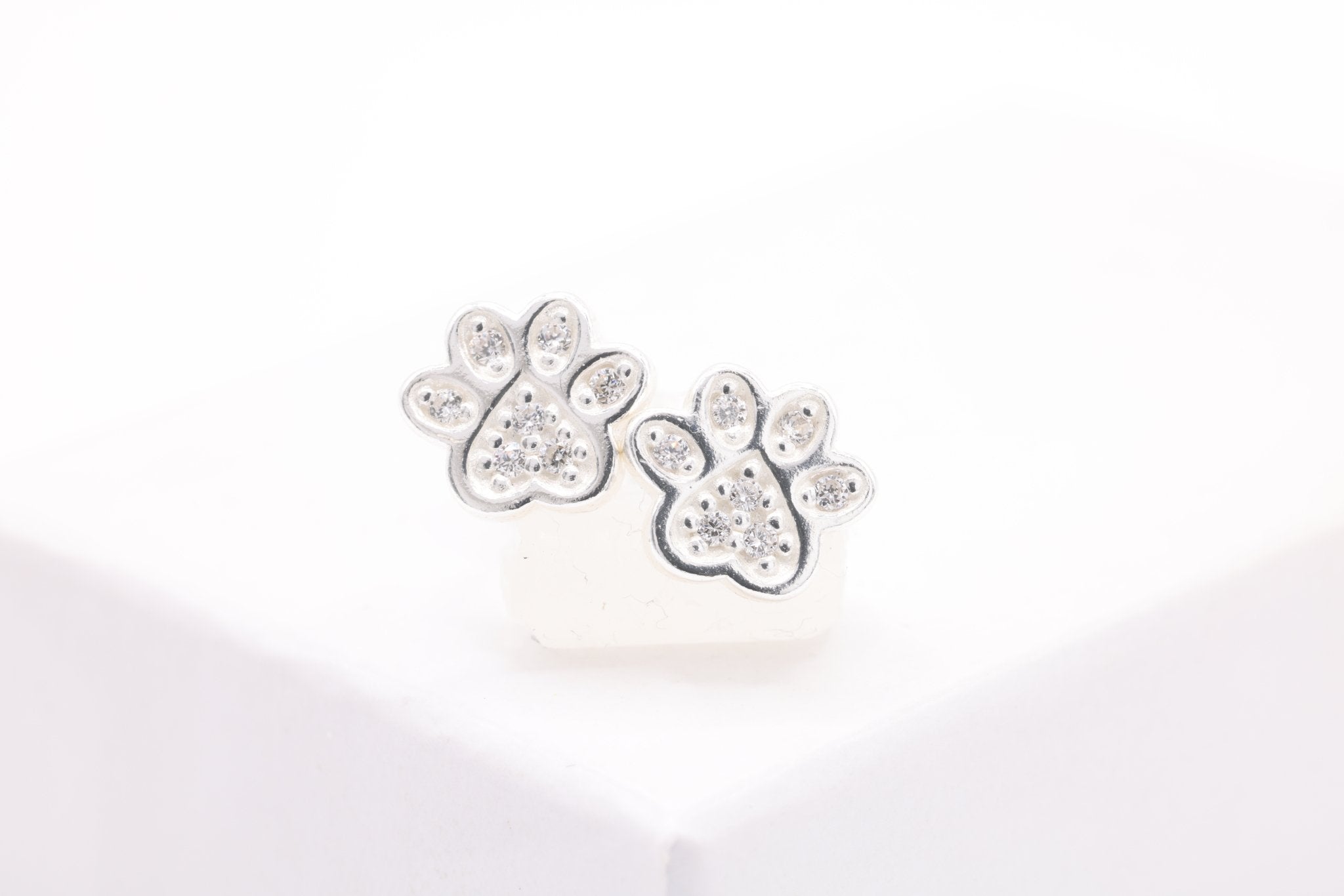 Heart Paw CZ Stud Earrings, 1 pair Sterling Silver, 7mm x 6mm, Minimalist Delicate, Wholesale Jewelry Earrings - HarperCrown