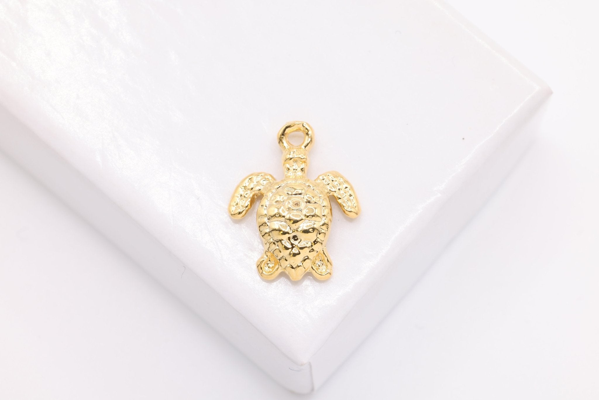 Turtle Charm, Wholesale, 18K Yellow Gold - Plated 925 Sterling Silver, 15mm x 12mm, Hawaiian Honu Green Sea Turtle - HarperCrown