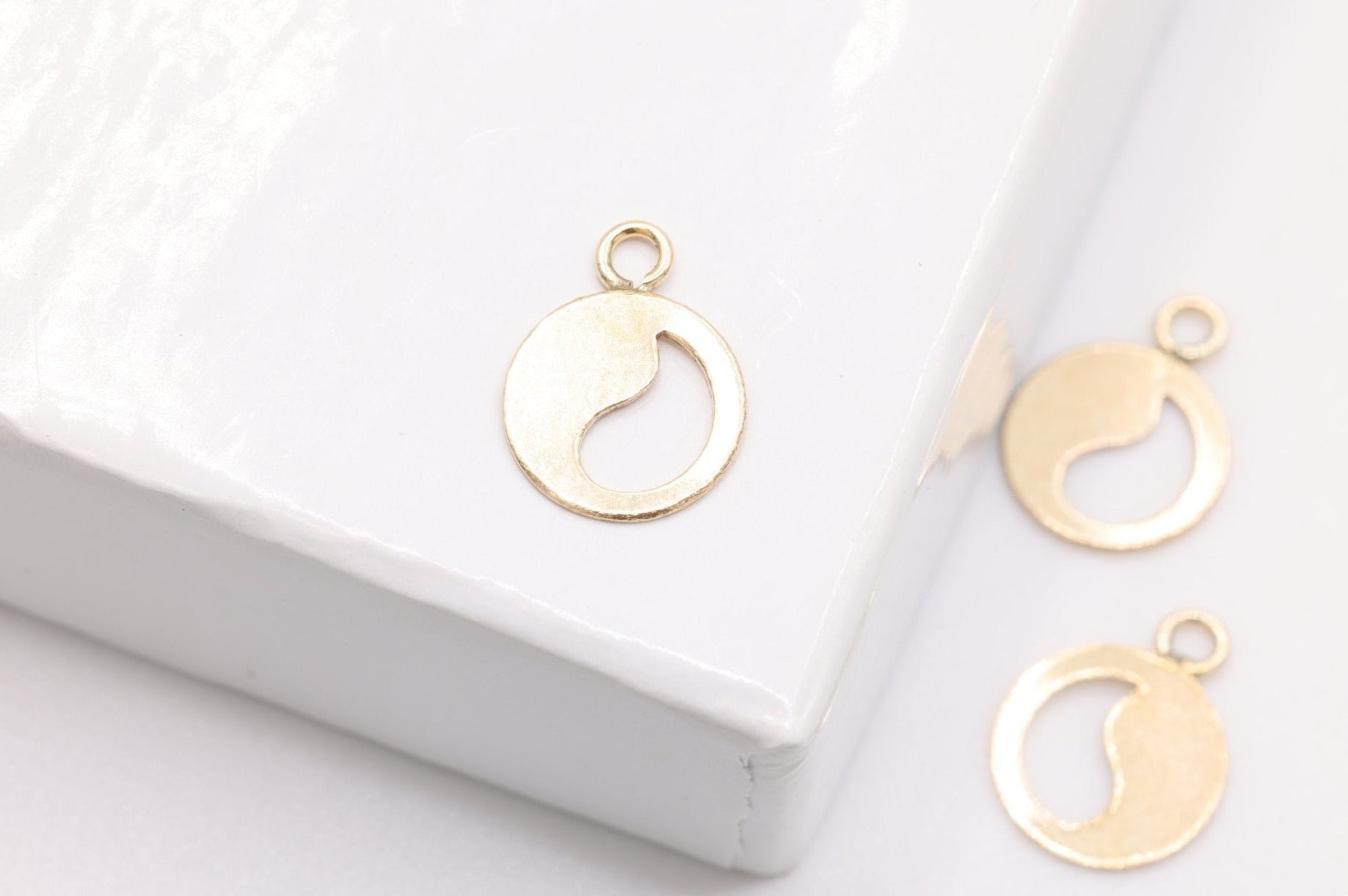 Yin Yang Charm, Gold - Filled, 10mm x 7mm, Bulk Wholesale Jewelry Making Charms - HarperCrown