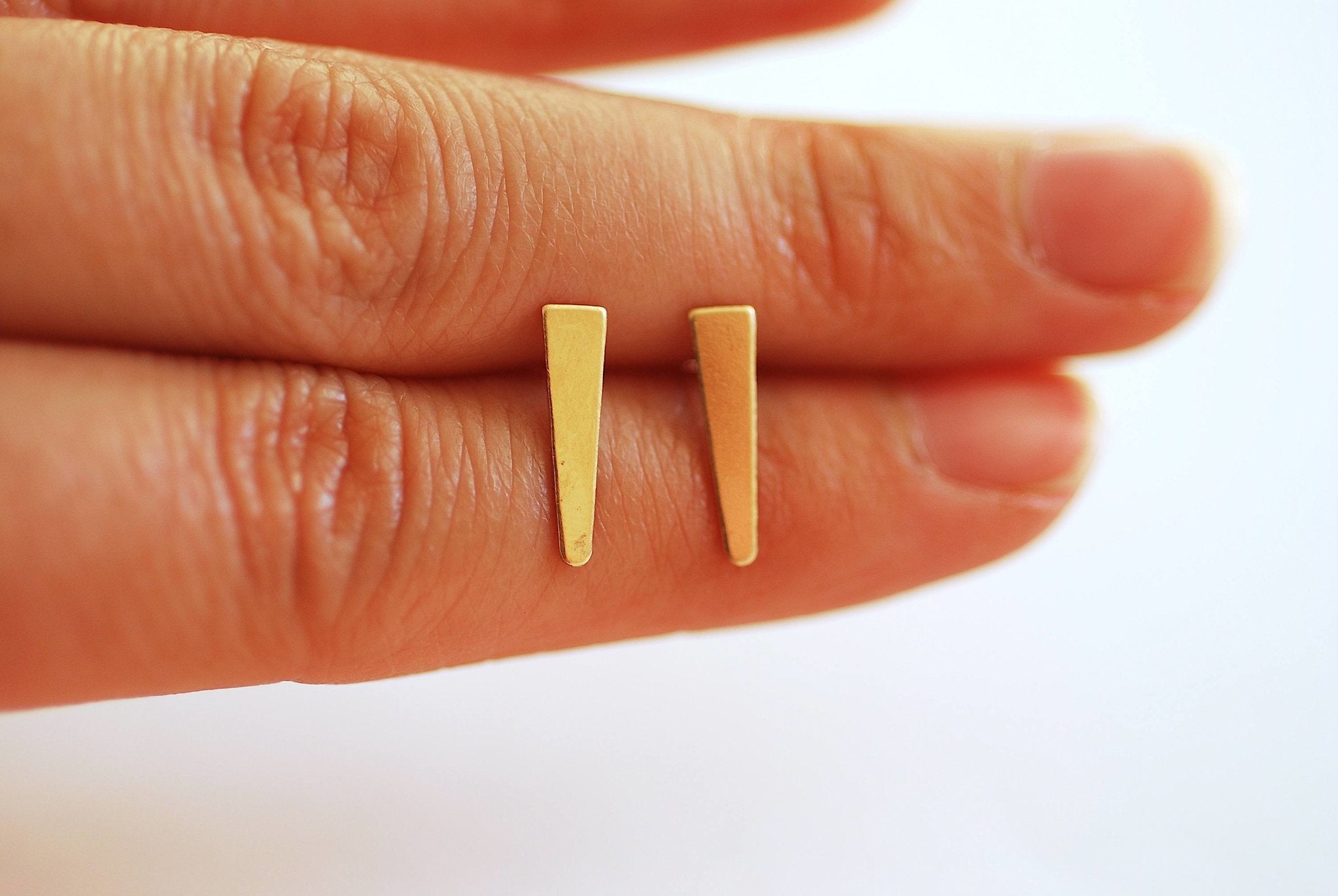 Wholesale 14K Gold Filled Spike Post Earrings- Simple Everyday Earrings, Minimalist earrings, spike stud earrings, triangle stud earrings, Bar Studs