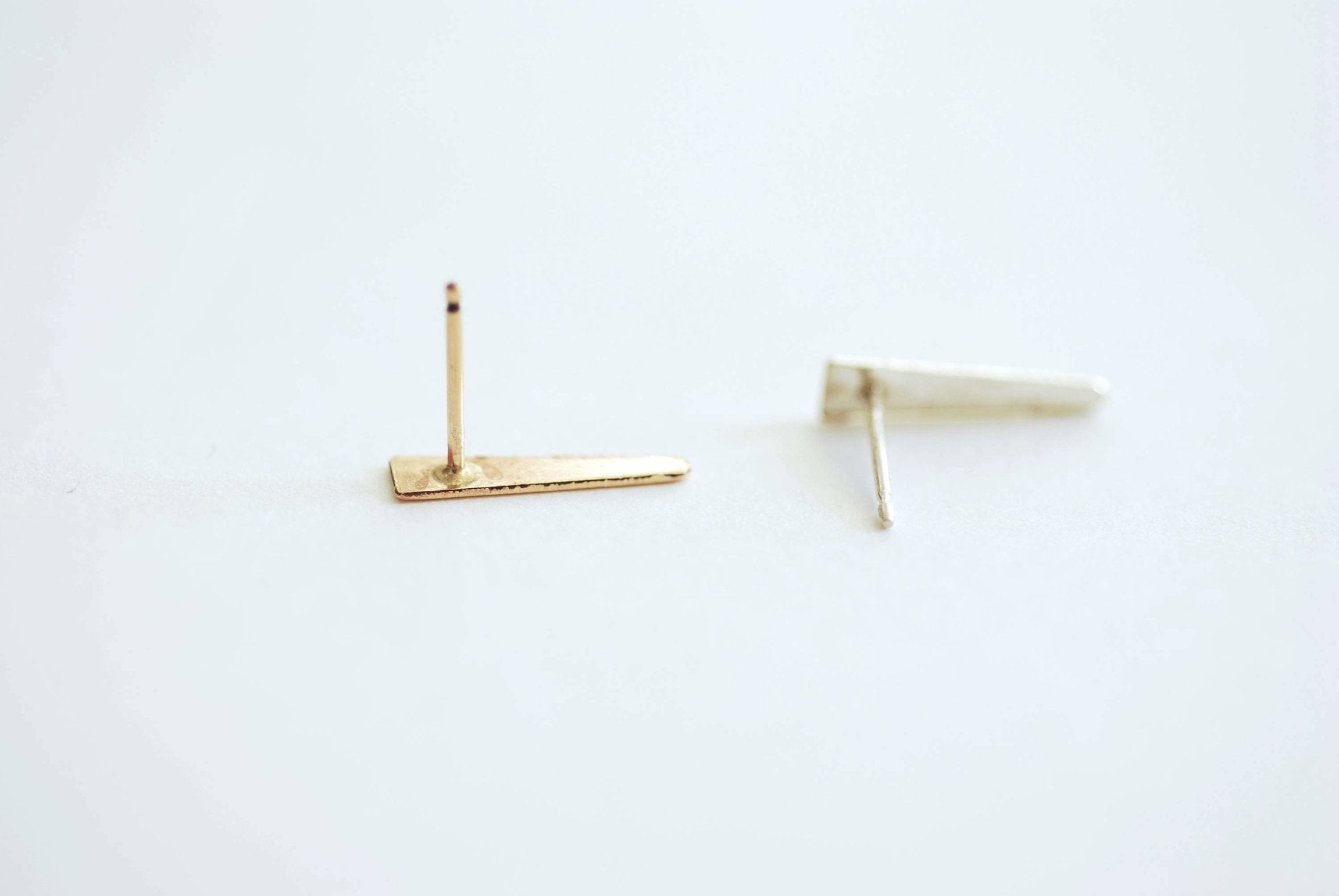 Wholesale 14K Gold Filled Spike Post Earrings- Simple Everyday Earrings, Minimalist earrings, spike stud earrings, triangle stud earrings, Bar Studs