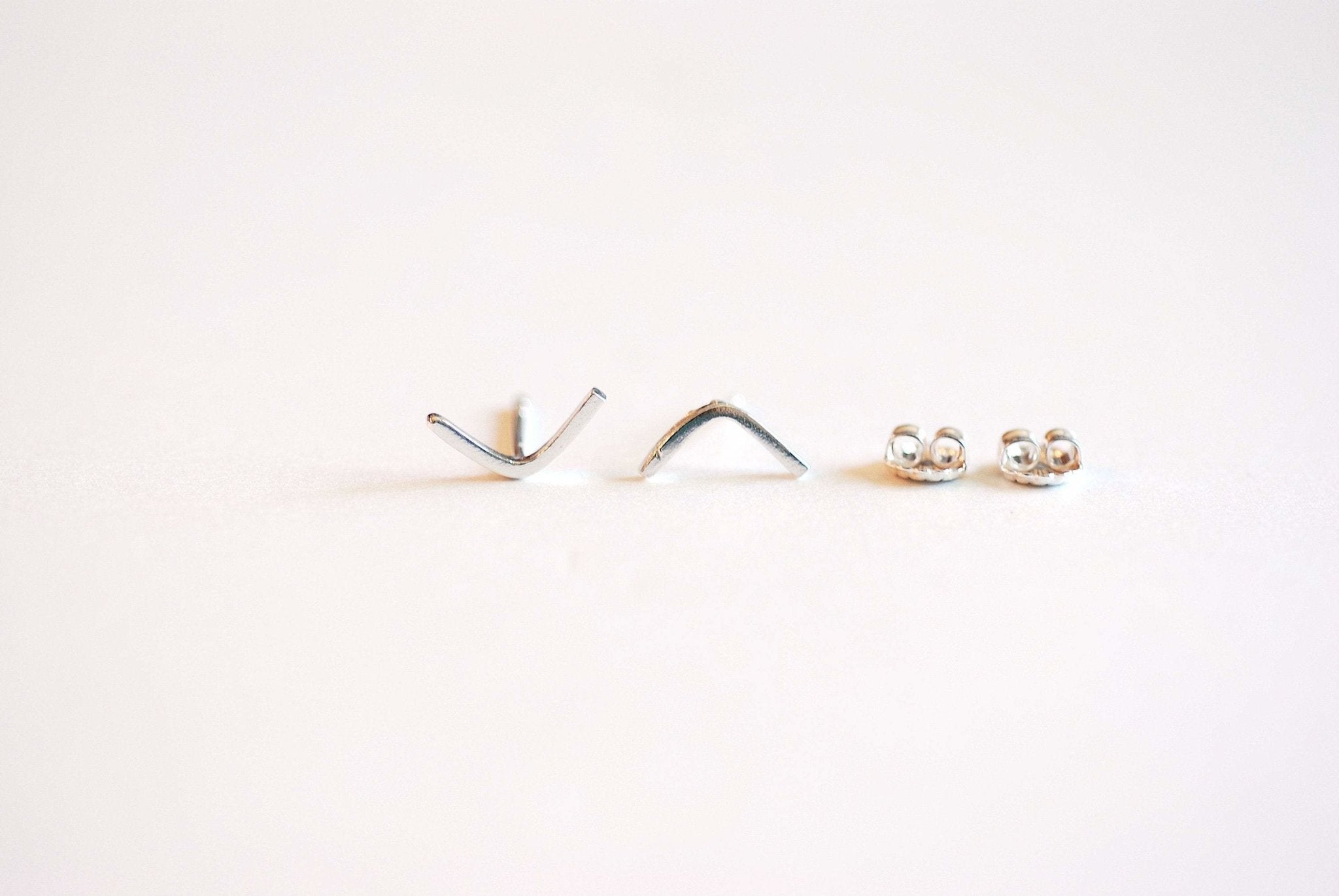 Chevron stud earrings- 925 Sterling Silver, Gold, Rose Gold, dainty minimalist chevron earrings, triangle earring studs, Arrow Ear Studs - HarperCrown