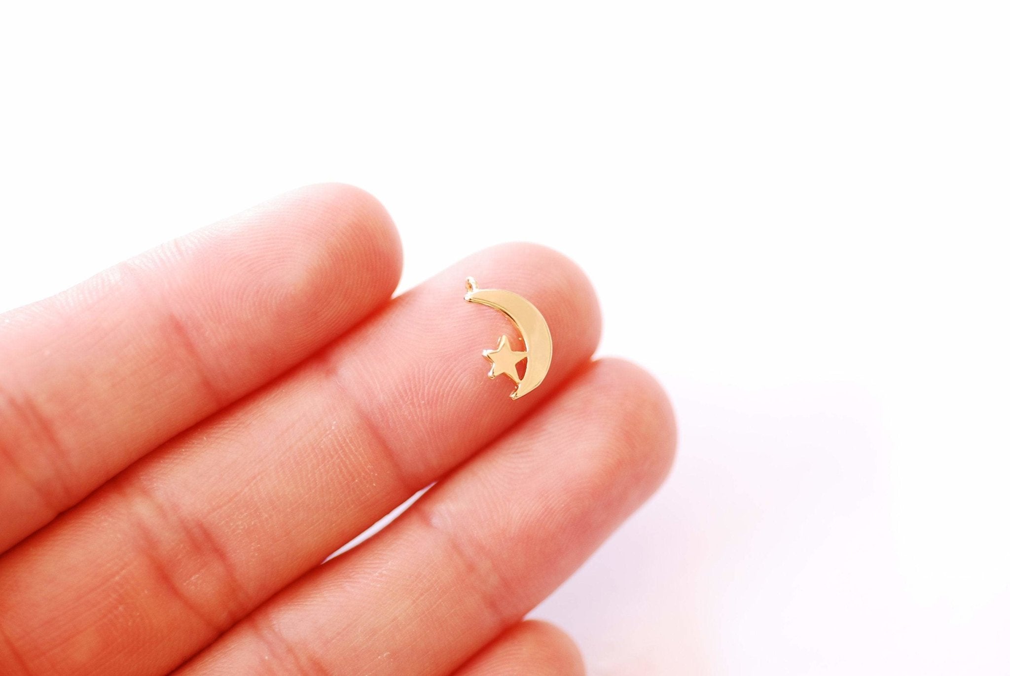 Crescent Moon Star Charm | 16K Gold Plated Brass | Half Moon Horn Waning Eclipse Bohemian Boho Curve Shape Wholesale Pendant B322 - HarperCrown