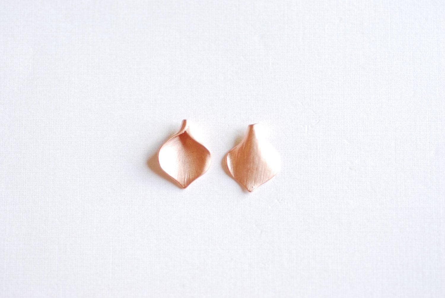 Matte Pink Rose Gold Vermeil Calla Lily Petal Charm- 18k gold plated Sterling Silver bead cap, Calla lily bead cone, nature pendant, 187 - HarperCrown