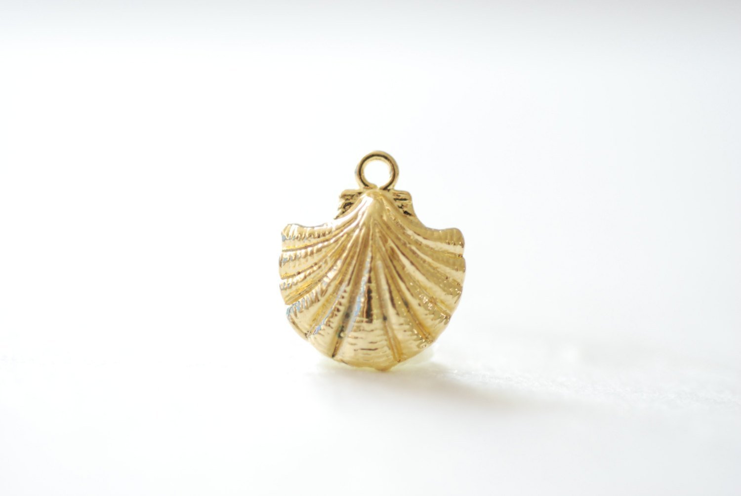 Shiny Vermeil Gold Sea Shell Charm- 18k gold over Sterling Silver, Vermeil Gold Oyster Shell Charm, Sea life Charm, Beach Charms, Beads, 72 - HarperCrown