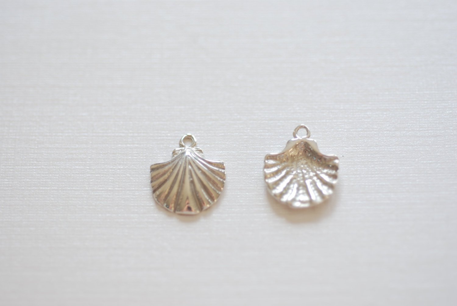 Sterling Silver Sea Shell Charm - 925 sterling silver sea shell charm, vermeil sea shell, Silver sea shell charm, sea life charm, clam, 72 - HarperCrown