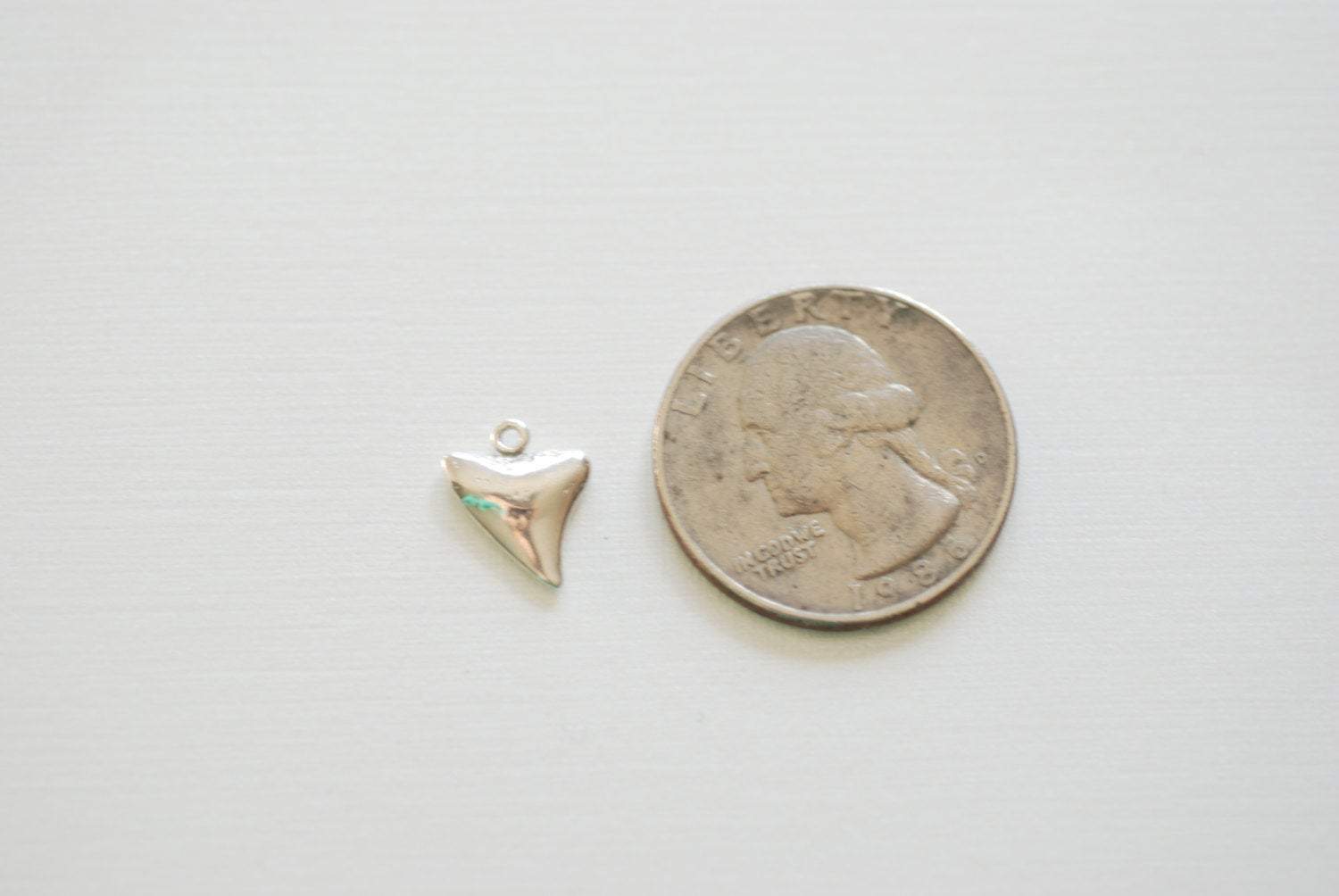 Sterling Silver Shark tooth - 925 silver, animal tooth charm, Gold or silver Shark tooth Charm Pendant, Wholesale, Bulk, Beads, 73 - HarperCrown